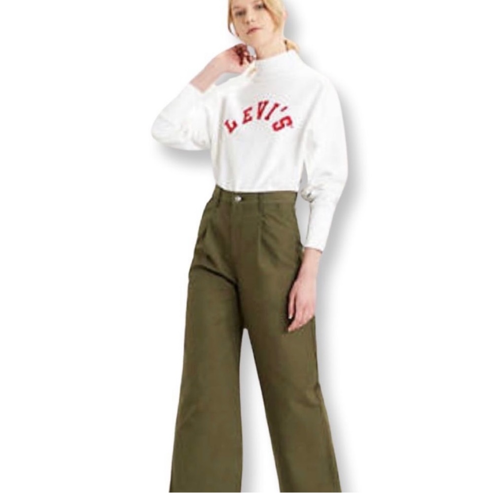 NWT 31 x 30 Levi’s Super High Rise Wide Leg Olive Pants